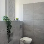 Large 89m2 Apartment, 3 Bedrooms And 2 Bathrooms Apartament Kraków
