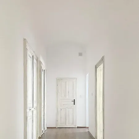 Large 89m2 Apartment, 3 Bedrooms And 2 Bathrooms