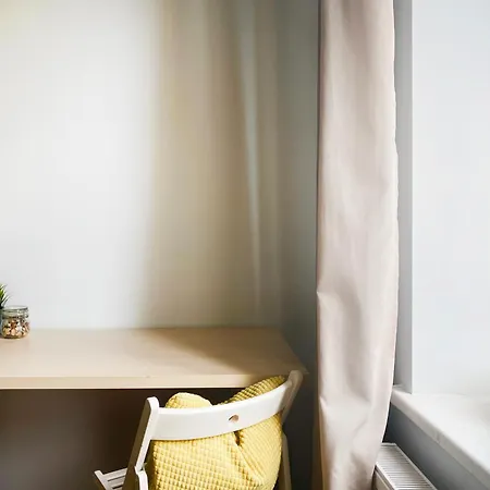 Large 89m2 Apartment, 3 Bedrooms And 2 Bathrooms Kraków