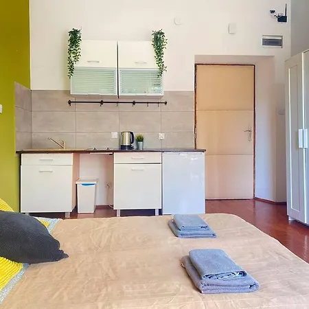 Apartman Large 89m2 Apartment, 3 Bedrooms And 2 Bathrooms *
