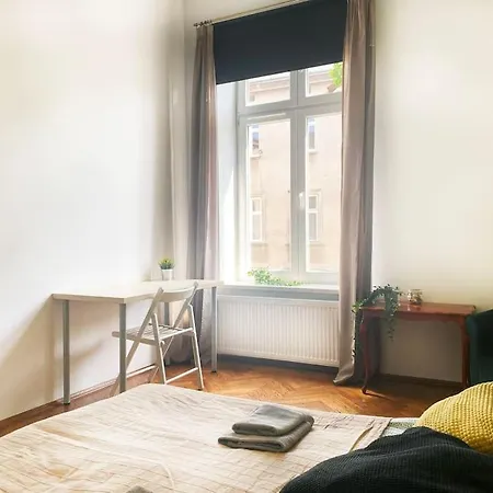 Large 89m2 Apartment, 3 Bedrooms And 2 Bathrooms 公寓