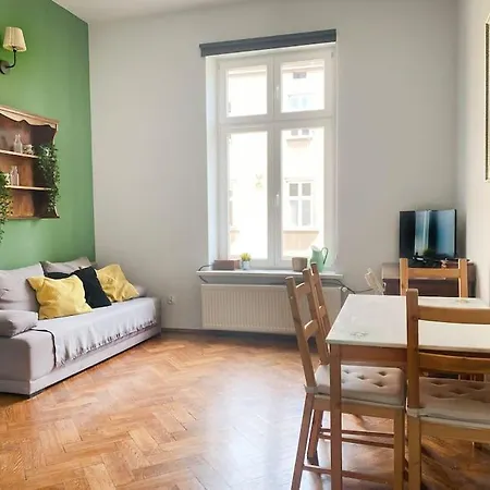 Apartman Large 89m2 Apartment, 3 Bedrooms And 2 Bathrooms *