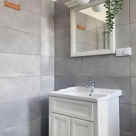 Apartman Large 89m2 Apartment, 3 Bedrooms And 2 Bathrooms