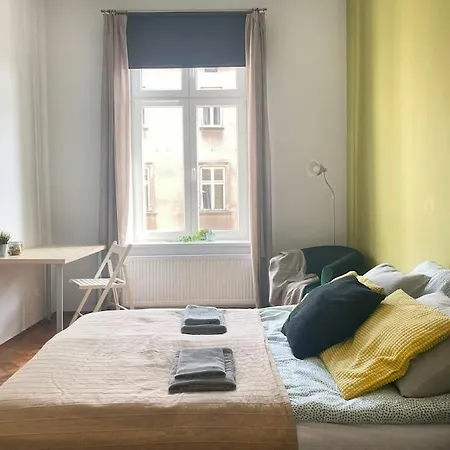 Large 89m2 Apartment, 3 Bedrooms And 2 Bathrooms * كراكوفيا