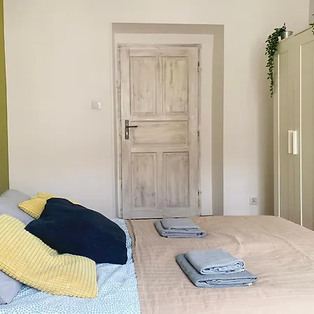 Large 89m2 Apartment, 3 Bedrooms And 2 Bathrooms شقة كراكوفيا