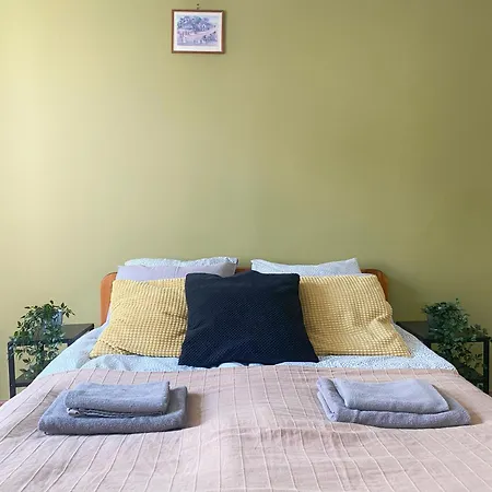 Large 89m2 Apartment, 3 Bedrooms And 2 Bathrooms Apartament