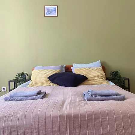 Large 89m2 Apartment, 3 Bedrooms And 2 Bathrooms * كراكوفيا