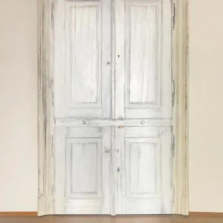 Large 89m2 Apartment, 3 Bedrooms And 2 Bathrooms 크라쿠프