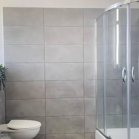 Large 89m2 Apartment, 3 Bedrooms And 2 Bathrooms