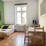 شقة Large 89m2 Apartment, 3 Bedrooms And 2 Bathrooms