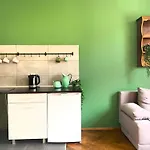 شقة Large 89m2 Apartment, 3 Bedrooms And 2 Bathrooms كراكوفيا