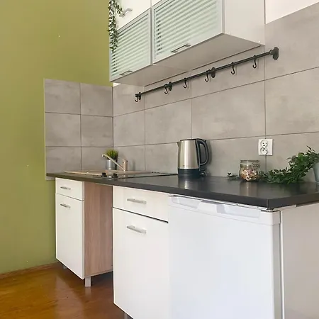 Апартаменты Large 89m2 Apartment, 3 Bedrooms And 2 Bathrooms