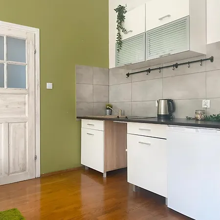 Large 89m2 Apartment, 3 Bedrooms And 2 Bathrooms Апартаменты Краков